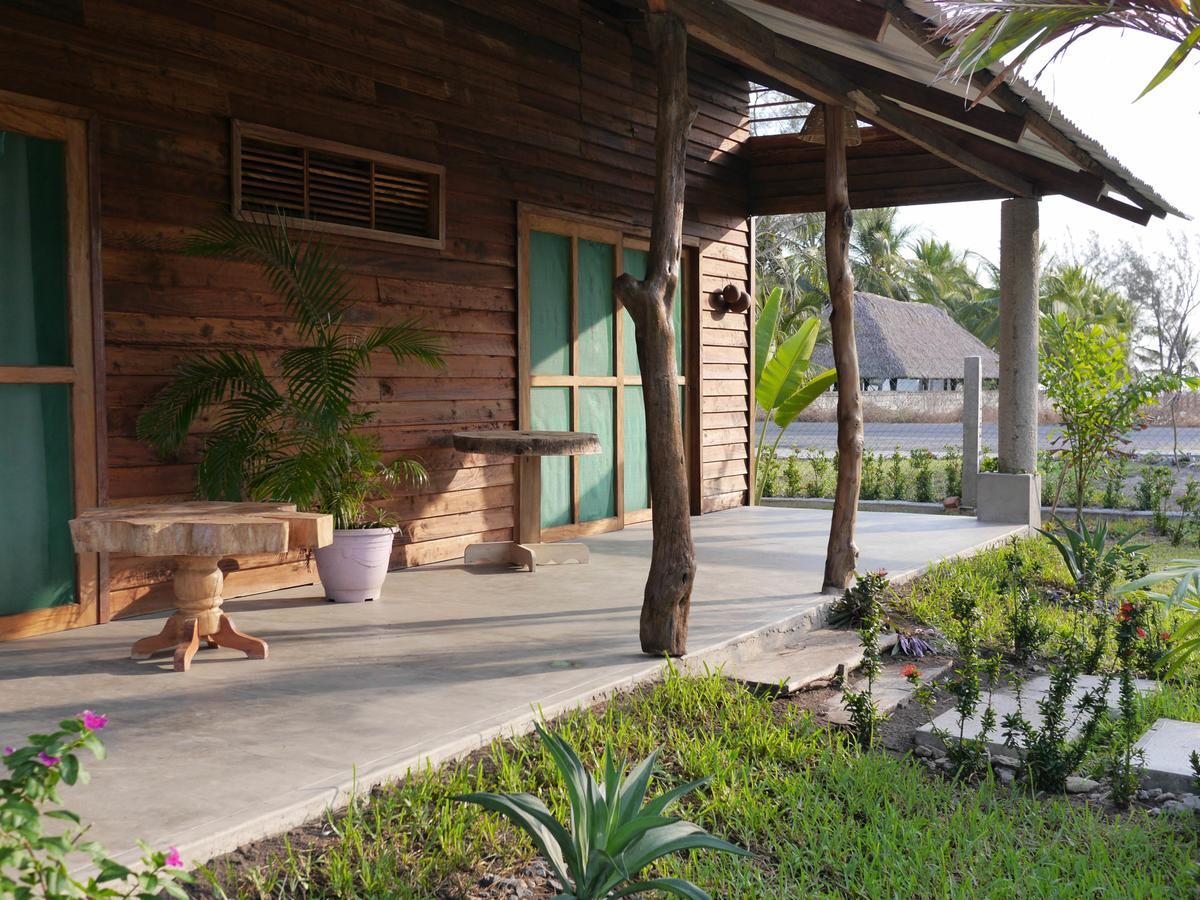 Cabanas Playa Linda 3901 Hotel Tapachula Exterior photo